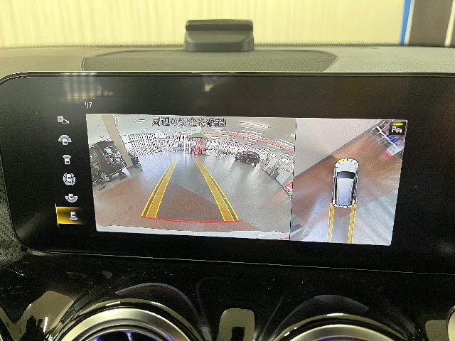 MERCEDES BENZ GLB 2023 Image 31