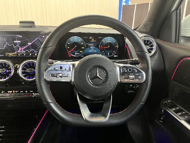MERCEDES BENZ GLB 2023 Image 31