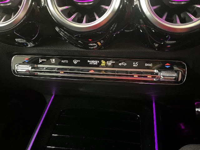 MERCEDES BENZ GLB 2023 Image 31