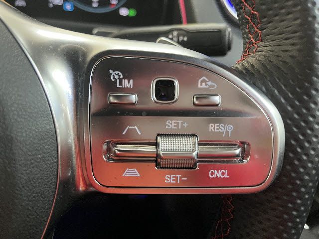 MERCEDES BENZ GLB 2023 Image 31