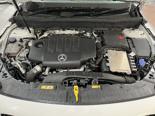 MERCEDES BENZ GLB 2023 Image 31