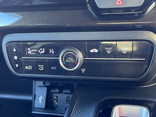 HONDA N BOX CUSTOM 2018 Image 31