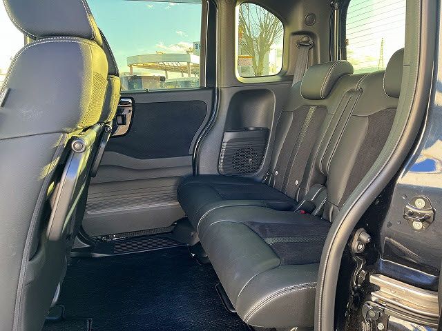 HONDA N BOX CUSTOM 2023 Image 31