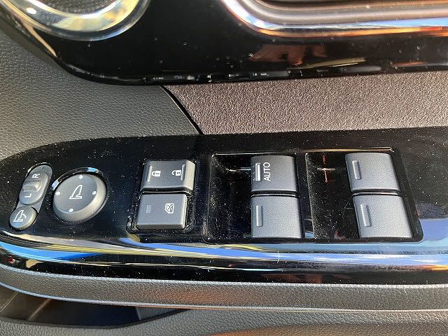 HONDA N BOX CUSTOM 2023 Image 31