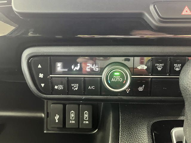 HONDA N BOX CUSTOM 2023 Image 31