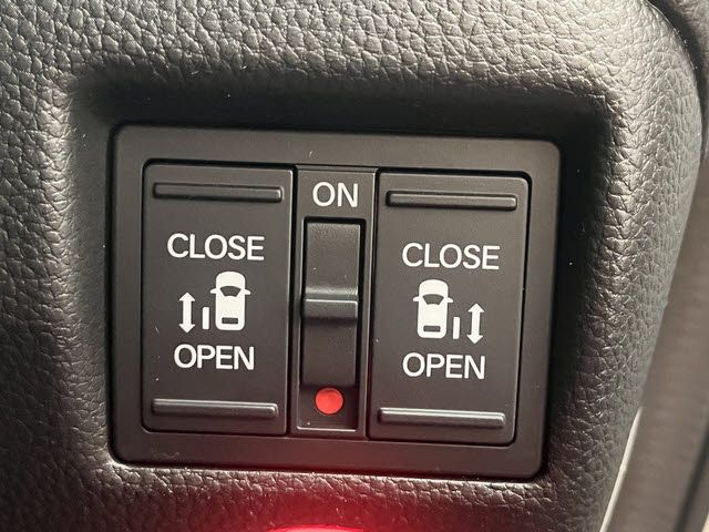 HONDA N BOX CUSTOM 2023 Image 31