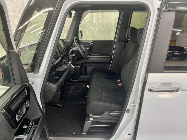 HONDA N BOX CUSTOM 2023 Image 31