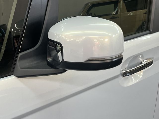 HONDA N BOX CUSTOM 2023 Image 31