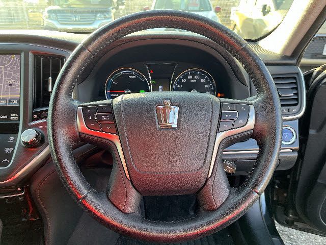 TOYOTA CROWN SEDAN HYBRID 2014 Image 31