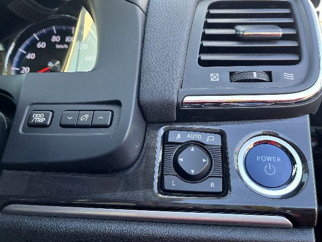 TOYOTA CROWN SEDAN HYBRID 2014 Image 31