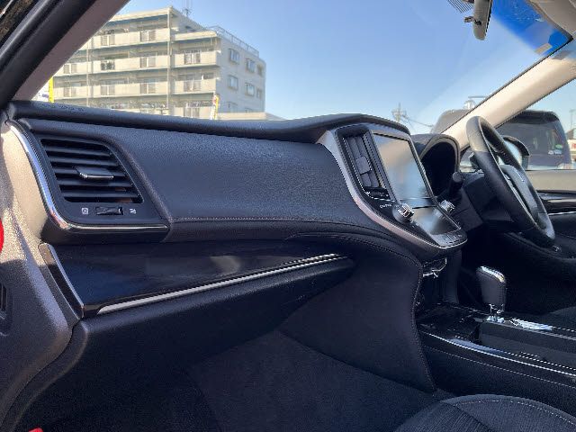 TOYOTA CROWN SEDAN HYBRID 2014 Image 31