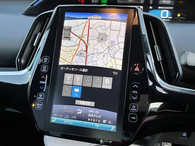 TOYOTA PRIUS PHV 2017 Image 31