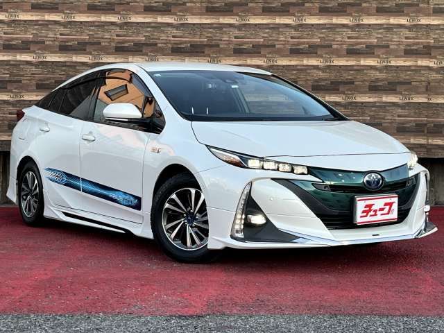 TOYOTA PRIUS PHV 2017 Image 31