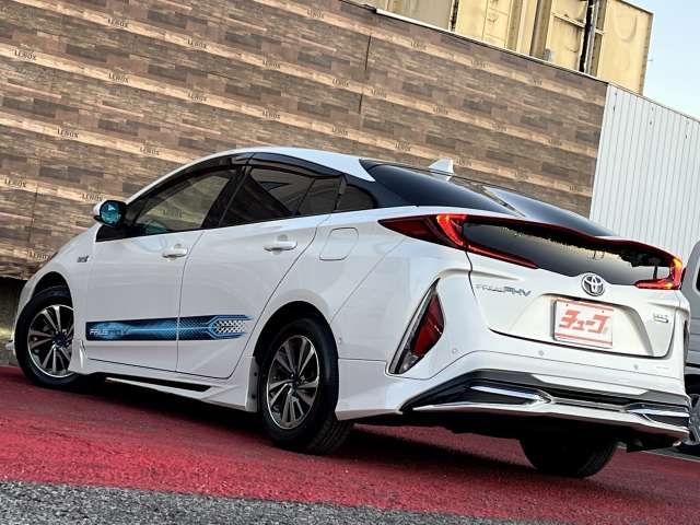 TOYOTA PRIUS PHV 2017 Image 31