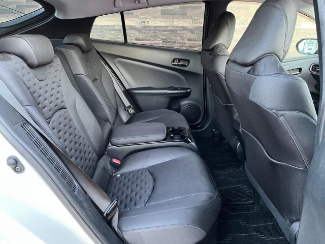 TOYOTA PRIUS PHV 2017 Image 31