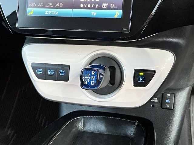 TOYOTA PRIUS PHV 2017 Image 31