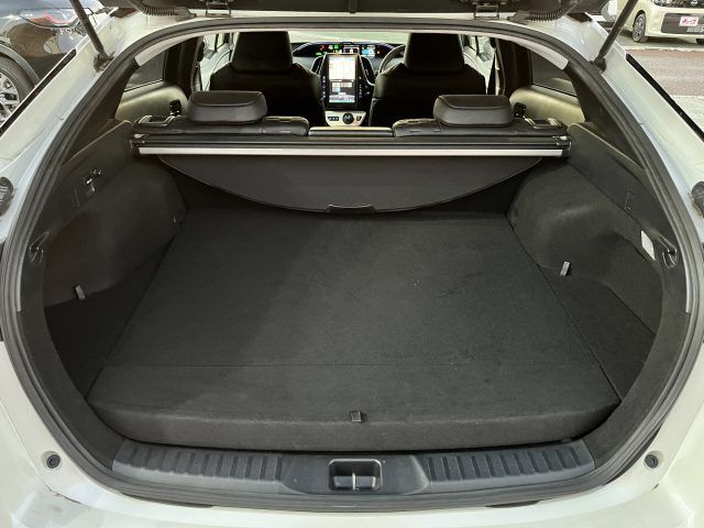 TOYOTA PRIUS PHV 2017 Image 31