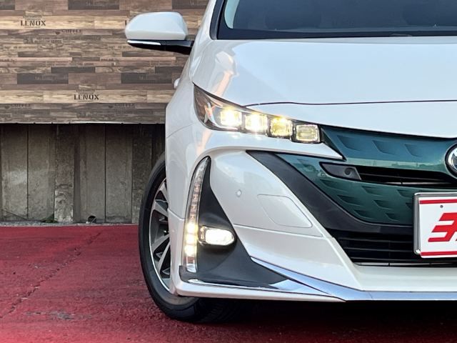 TOYOTA PRIUS PHV 2017 Image 31