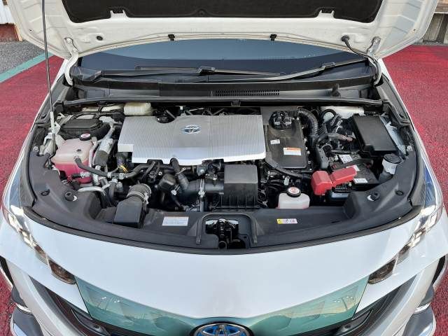 TOYOTA PRIUS PHV 2017 Image 31