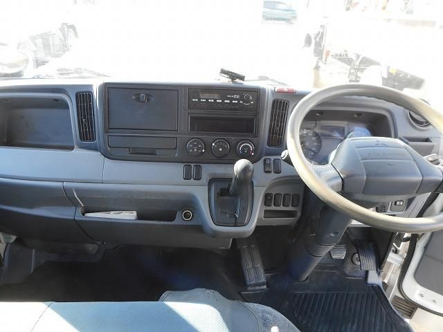 MITSUBISHI CANTER 2013 Image 31