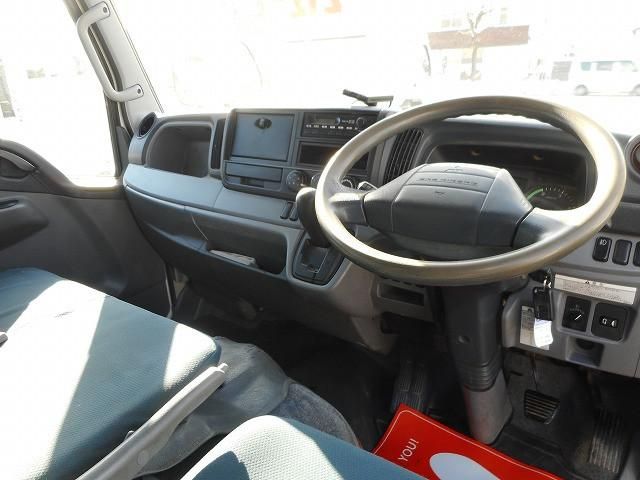 MITSUBISHI CANTER 2013 Image 31