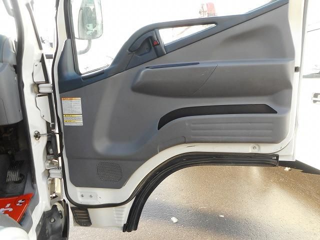 MITSUBISHI CANTER 2013 Image 31