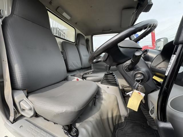 HINO DUTRO 2019 Image 31