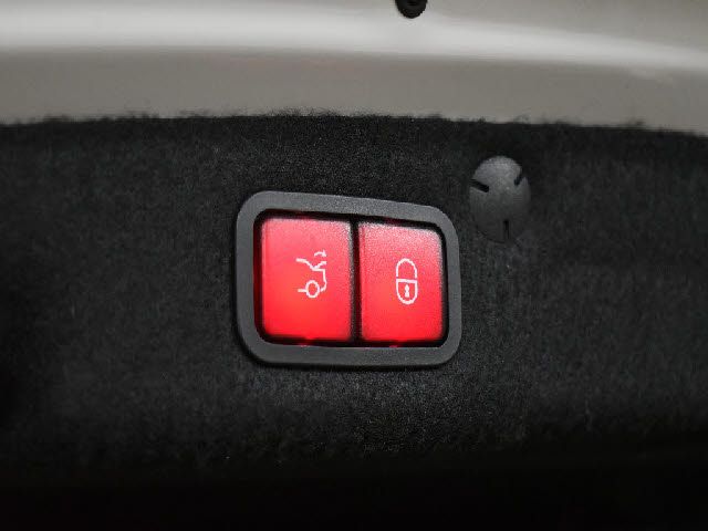 MERCEDES BENZ C CLAS 2020 Image 31