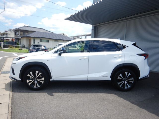 TOYOTA LEXUS NX300H 2017 Image 31