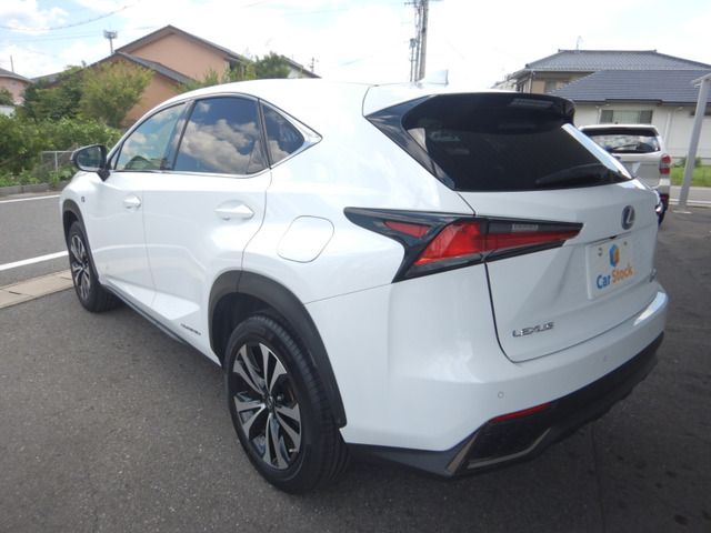 TOYOTA LEXUS NX300H 2017 Image 31