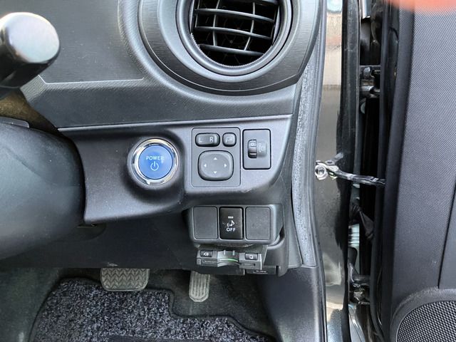 TOYOTA AQUA 2014 Image 31