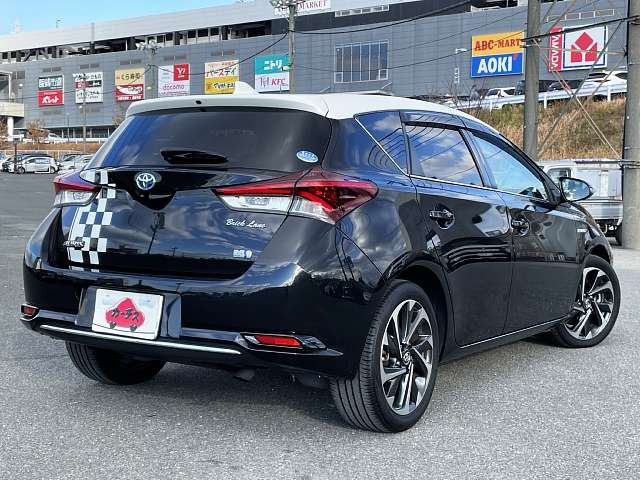 TOYOTA AURIS HYBRID 2016 Image 31