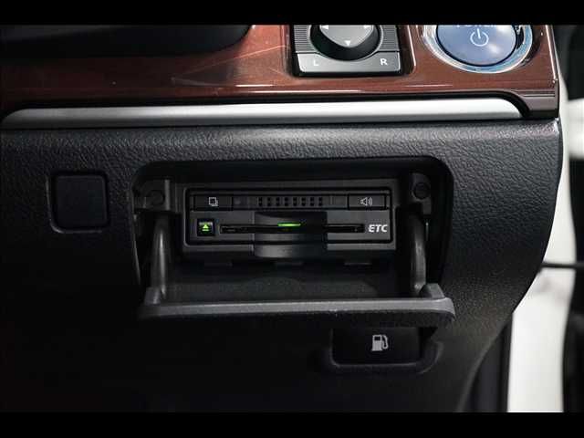 TOYOTA CROWN SEDAN HYBRID 2014 Image 31