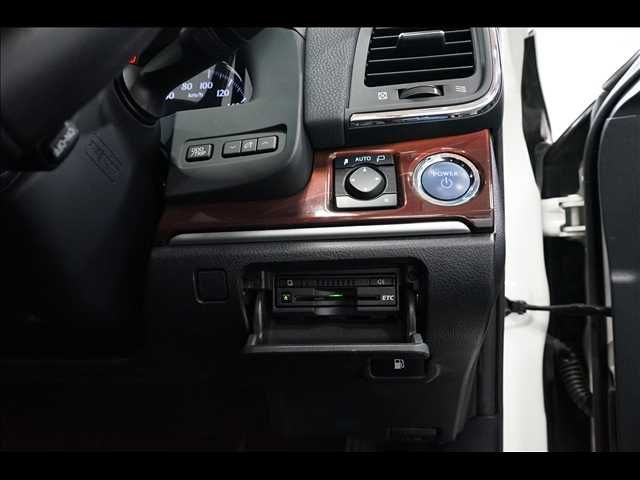 TOYOTA CROWN SEDAN HYBRID 2014 Image 31