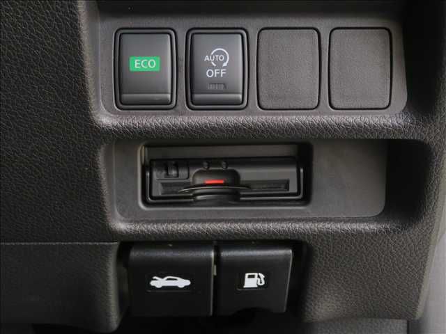 NISSAN X-TRAIL 2WD 2017 Image 31