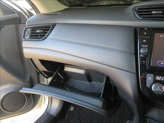 NISSAN X-TRAIL 2WD 2017 Image 31