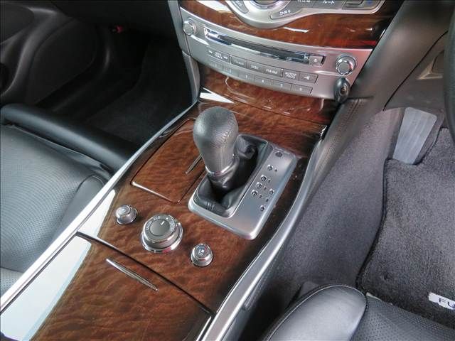 NISSAN FUGA HYBRID 2012 Image 31