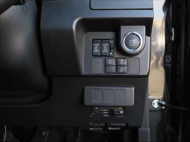 TOYOTA ROOMY 2018 Image 31