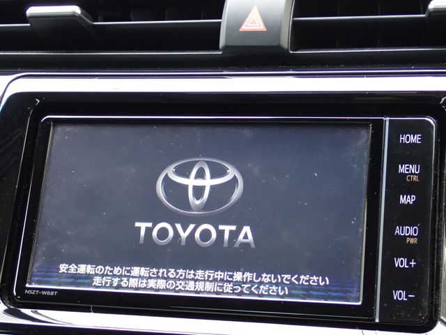 TOYOTA CAMRY HYBRID 2019 Image 31