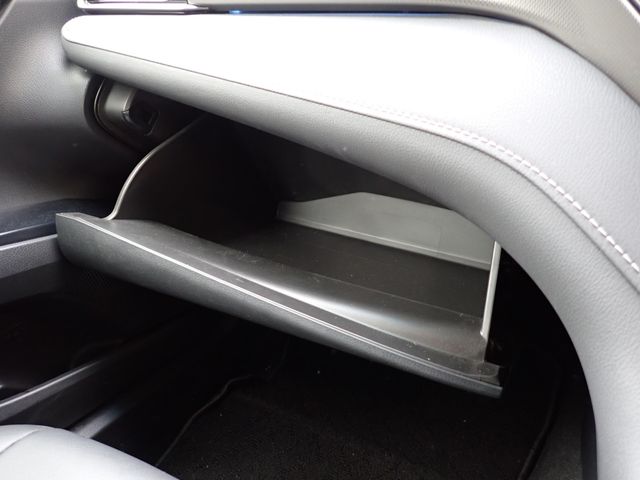 TOYOTA CAMRY HYBRID 2019 Image 31