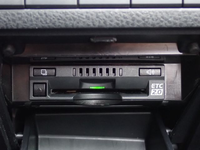 TOYOTA CAMRY HYBRID 2019 Image 31