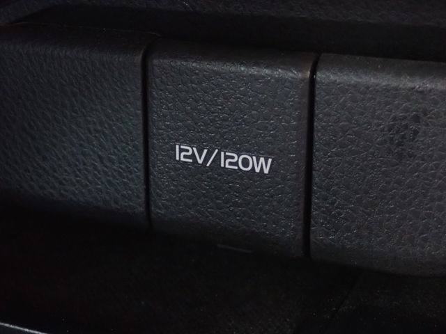 TOYOTA CAMRY HYBRID 2019 Image 31