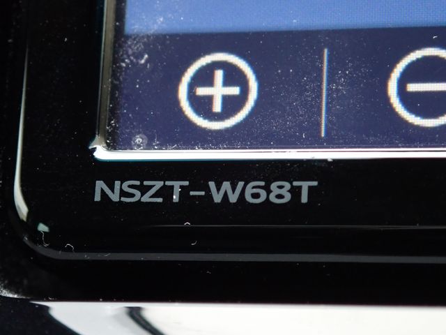 TOYOTA CAMRY HYBRID 2019 Image 31