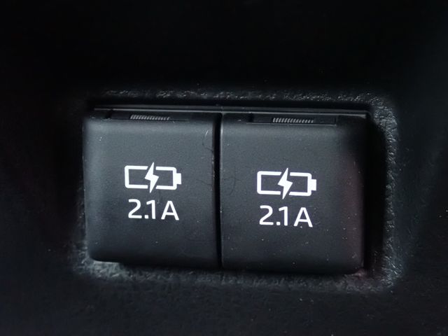 TOYOTA CAMRY HYBRID 2019 Image 31