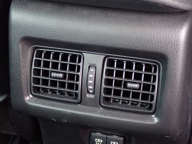 TOYOTA CAMRY HYBRID 2019 Image 31