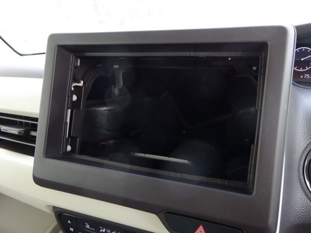 HONDA N BOX 2020 Image 31