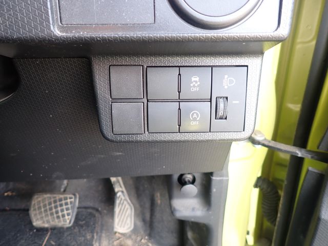 DAIHATSU TANTO 4WD 2021 Image 31