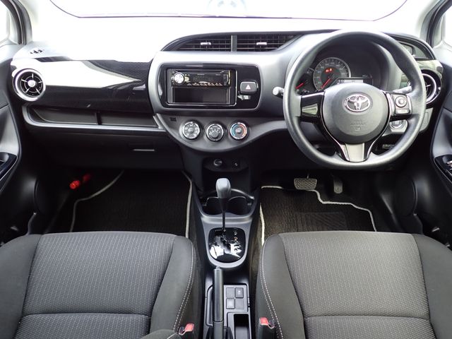 TOYOTA VITZ 2019 Image 31