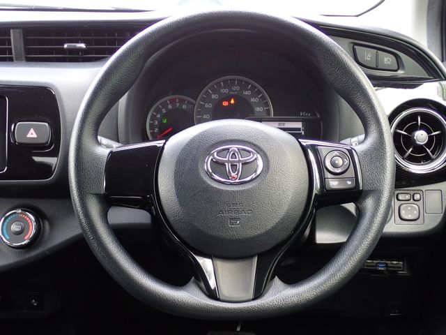 TOYOTA VITZ 2019 Image 31