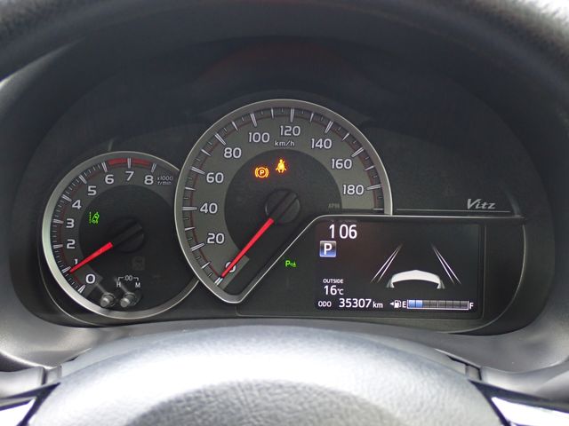 TOYOTA VITZ 2019 Image 31